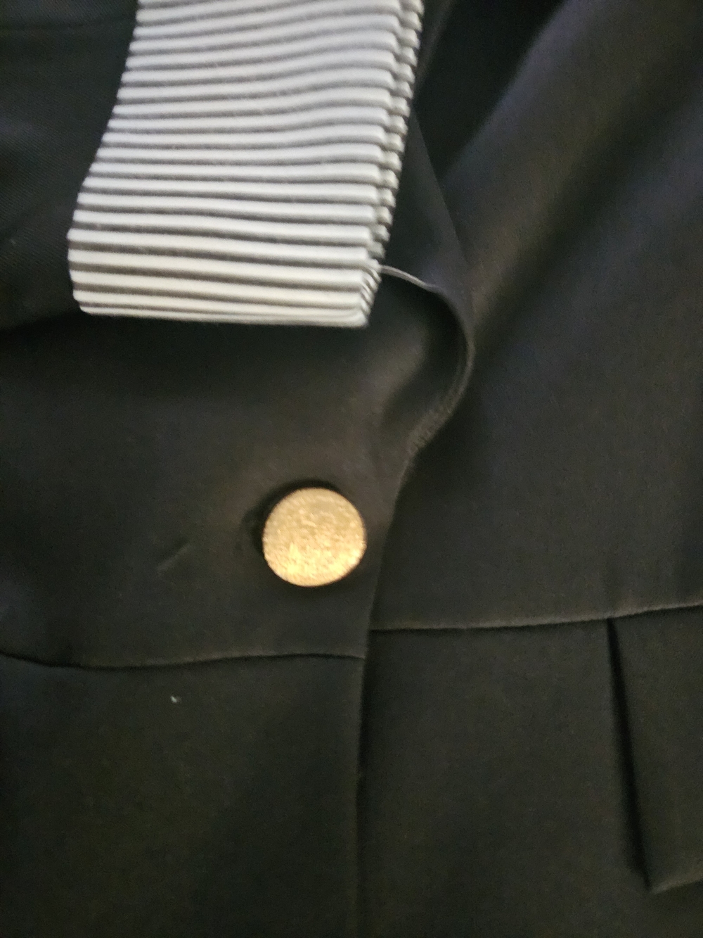 Oversized Single-Button Blazer - Picture 4 of 6